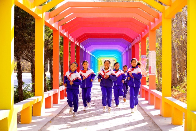 04 環(huán)校生態(tài)迷你馬拉松點燃冬日運動激情.JPG 04 環(huán)校生態(tài)迷你馬拉松點燃冬日運動激情.JPG