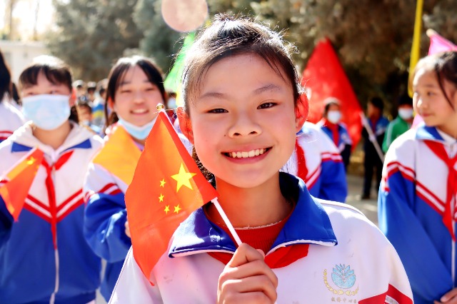 06 環(huán)校生態(tài)迷你馬拉松點燃冬日運動激情.JPG 06 環(huán)校生態(tài)迷你馬拉松點燃冬日運動激情.JPG