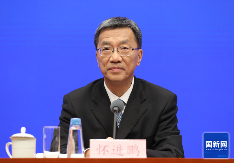 9月26日，國新辦舉行“推動高質量發展”系列主題新聞發布會，教育部部長懷進鵬在發布會上介紹情況并回答記者提問。（徐想 攝）